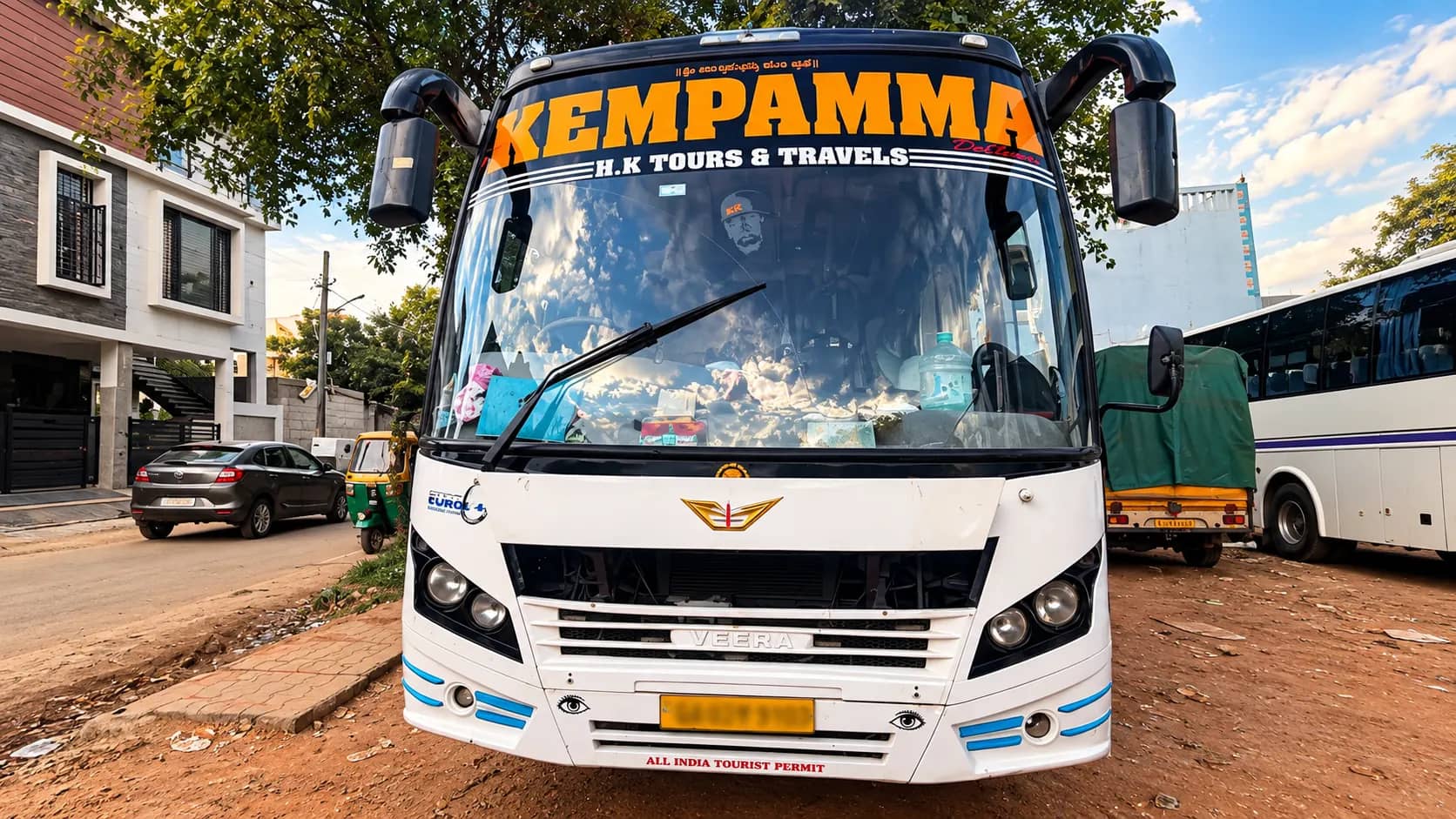 33 Seater Bus — photo 1 of 4